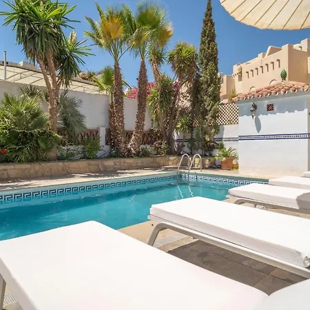 Vakantiehuis Nice In With Outdoor Swimming Pool, Wifi And Heated Swimming Pool Nerja