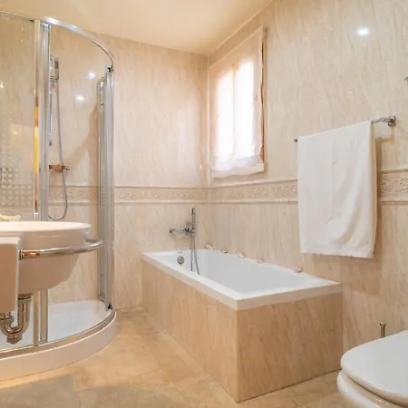 Vakantiehuis Nice In With Outdoor Swimming Pool, Wifi And Heated Swimming Pool Nerja