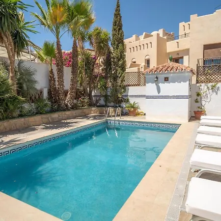 Vakantiehuis Nice In With Outdoor Swimming Pool, Wifi And Heated Swimming Pool Nerja