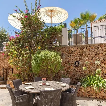 Vakantiehuis Nice In With Outdoor Swimming Pool, Wifi And Heated Swimming Pool Nerja