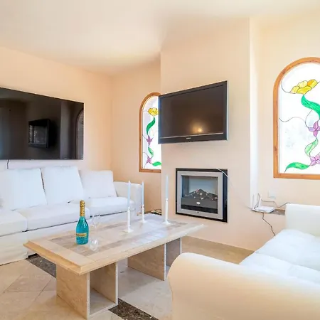 Nice In With Outdoor Swimming Pool, Wifi And Heated Swimming Pool Nerja